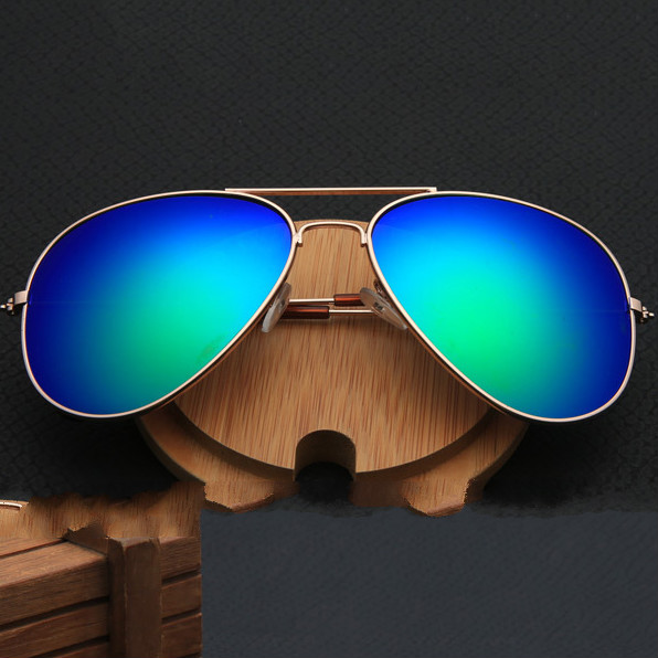 Metal aviator sunglasses with Green mirror lenses